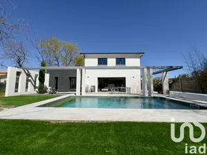 Maison d'architecte à Saint-Aubin-de-Médoc (33160)