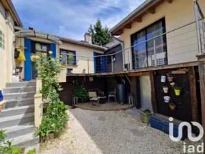 Traditional house at Évecquemont (78740)