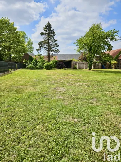 Terrain à bâtir à Hangest-en-Santerre (80134)