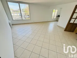 Apartment at Montereau-Fault-Yonne (77130)