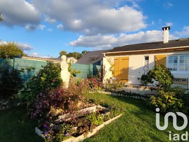 House at Magnanville (78200)