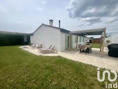 Traditional house at Pont-du-Château (63430)