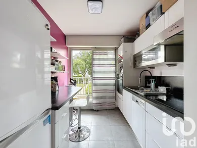 Apartment at Puteaux (92800)