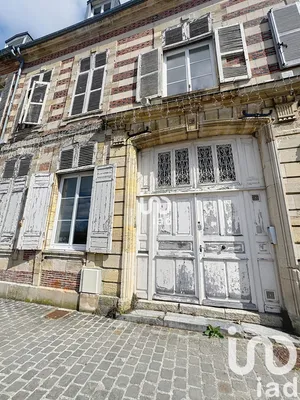 Building at Sainte-Menehould (51800)