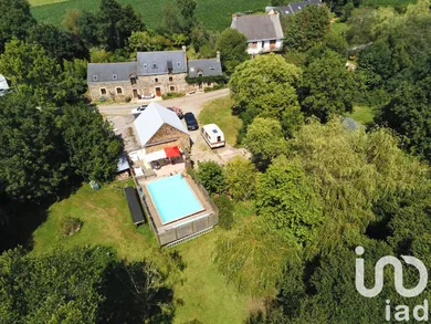 Longere at Pluméliau (56930)