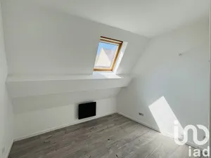 Duplex at Pont-Sainte-Maxence (60700)