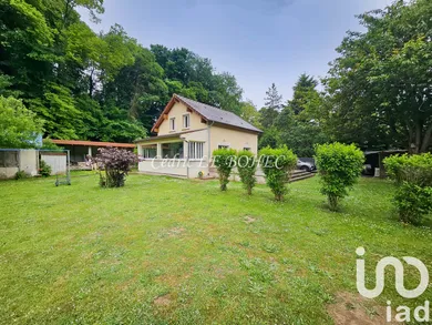 Traditional house at Osny (95520)