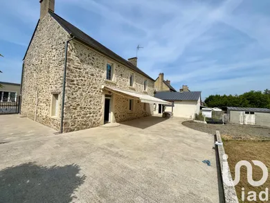 House at Le Dézert (50620)