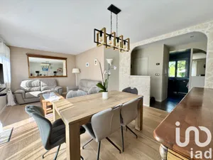 House in Bouville (91880)