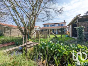 House at Gastes (40160)