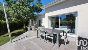 Architectural house at Grabels (34790)