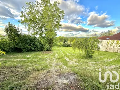 Land at Lagor (64150)