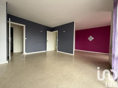 Apartment in Sens (89100)