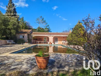 Maison à Méounes-lès-Montrieux (83136)