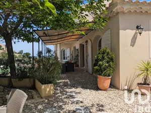 Architectural house at Villeneuve-lès-Avignon (30400)