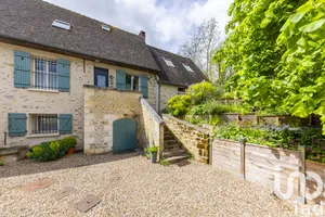 House at Berville (95810)