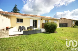 House at Budos (33720)