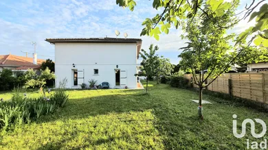 Apartment at Bassens (33530)