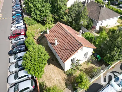 House at Sainte-Geneviève-des-Bois (91700)