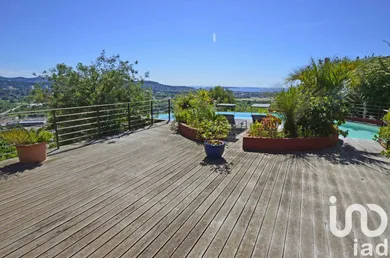 Maison d'architecte à Mandelieu-la-Napoule (06210)