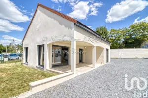 Traditional house at Breuil-Bois-Robert (78930)