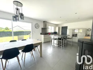 Maison à Saint-Étienne-de-Montluc (44360)