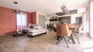 Maison traditionnelle à Saint-Saturnin-lès-Apt (84490)