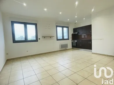 Appartement à Varennes-Jarcy (91480)