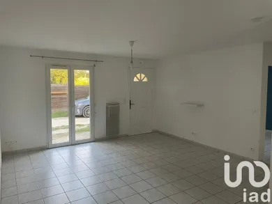 Building at Saint-Seurin-de-Cursac (33390) — 4/12