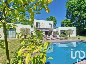 Maison d'architecte à Saint-Fargeau-Ponthierry (77310)