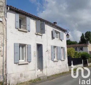Maison à Les Gonds (17100)
