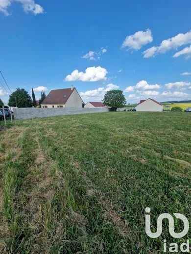 Building plot in Champigny (89340)