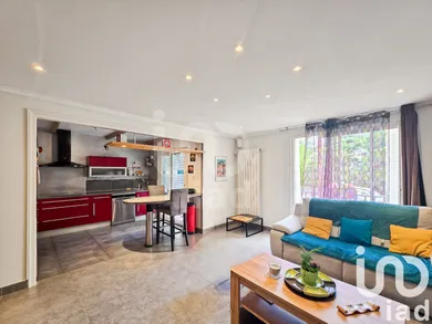 Apartment at Nîmes (30000)