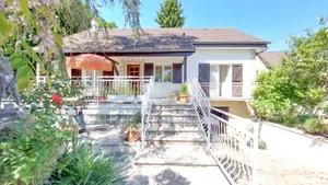 Traditional house at Le Mesnil-Saint-Denis (78320)