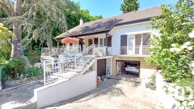 Traditional house in Le Mesnil-Saint-Denis (78320)