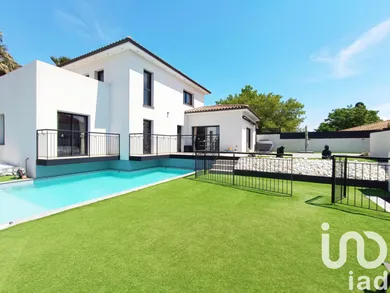 Architectural house in Magalas (34480)