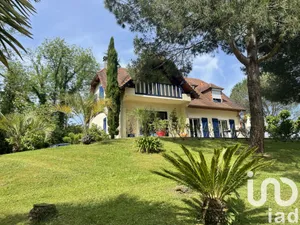 Maison de campagne à Bosdarros (64290)