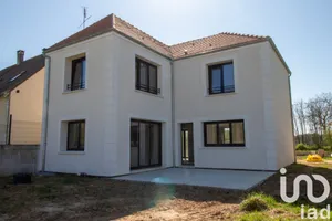 Maison d'architecte à Bourron-Marlotte (77780)