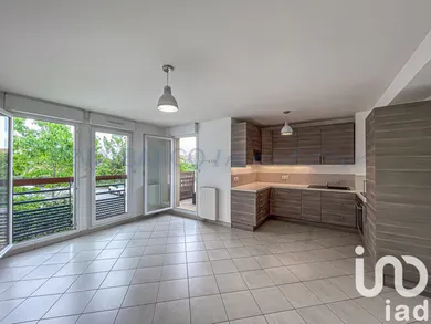 Apartment at Saint-Rémy-l'Honoré (78690)