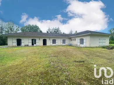 Architectural house at Garat (16410)