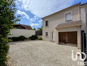 House at Écouen (95440)