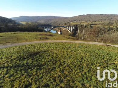 Terrain à bâtir à Serrières-sur-Ain (01450)