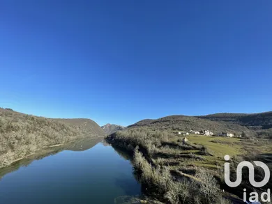 Terrain à bâtir à Serrières-sur-Ain (01450)