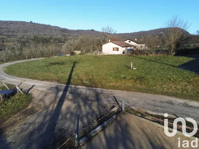 Terrain à bâtir à Serrières-sur-Ain (01450)