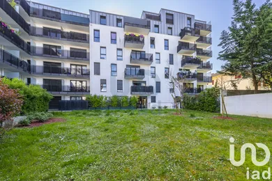 Studio at Fresnes (94260)