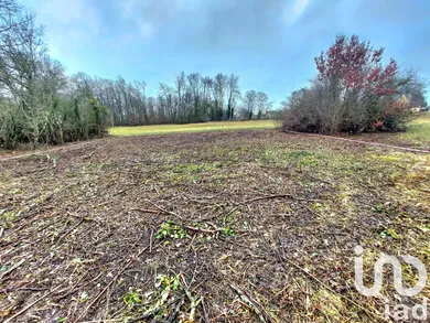 Building plot at Jouy-sur-Morin (77320)