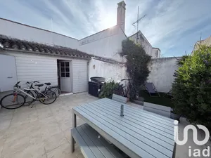 Maison traditionnelle à Loix (17111)