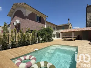 Traditional house at ENTRECHAUX (84340)