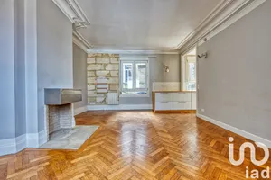 Appartement à Bordeaux (33300)