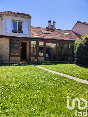 House at Montigny-le-Bretonneux (78180)